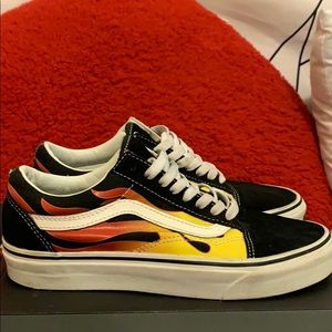 Vans Flame 💛🧡🖤